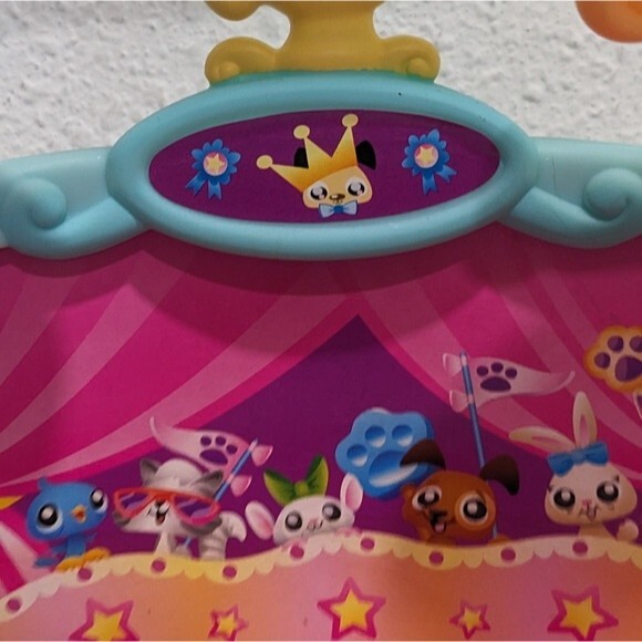 Littlest Pet Shop Hasbro Tricks Talent Show Stage - Picture 2 of 9